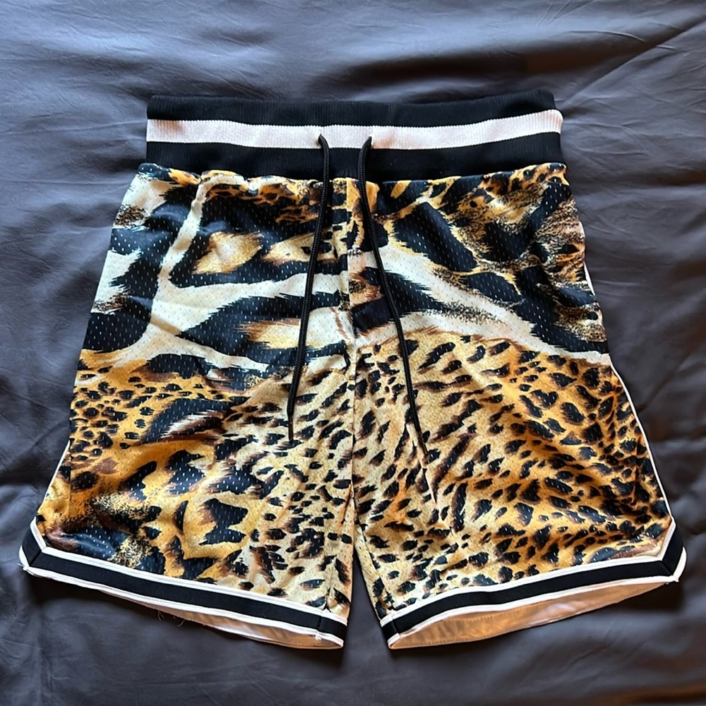 MNML (nwt) Mesh Basketball Shorts